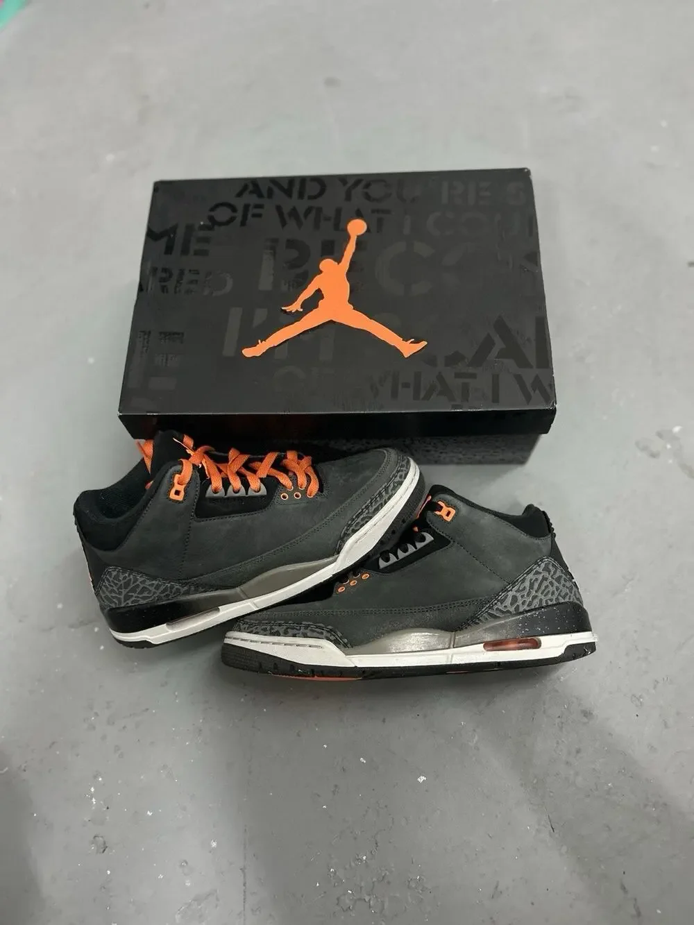 Size 8.5 - Jordan 3 Retro 2023 Mid Fear